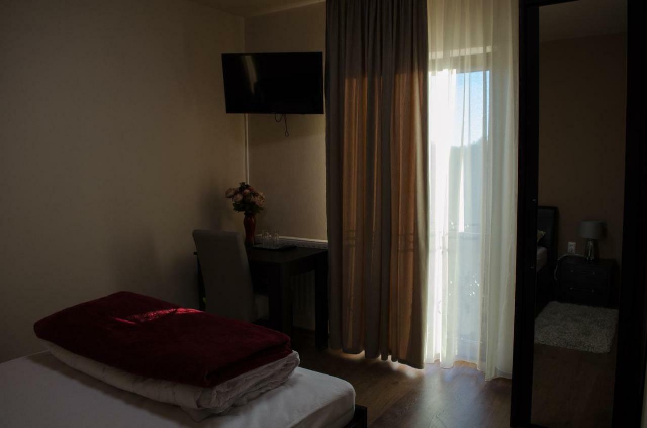 Hotel Panoramic à Baia Sprie Extérieur photo